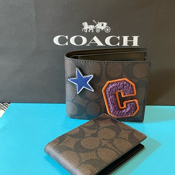 NWT Coach 3 In 1 Wallet With Signature Canvas With Souvenir Patches - Picture 4 of 7